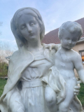 
													Sculpture Vierge à l'Enfant en marbre blanc veiné
												