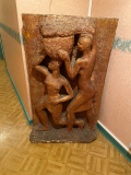 
													Stèle sculptée par Maurice CALKA, relief figuratif 120x80x20
												