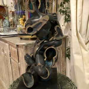 Femme au violon signée Arman