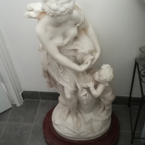 La source de Albert carrier belleuse en marbre de carrare.