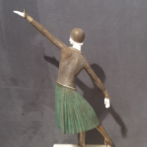 Demettre chiparus chryséléphantine