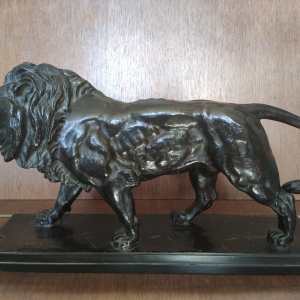 Bronzes de lion de barye