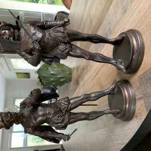 Paire d’hommes en armes