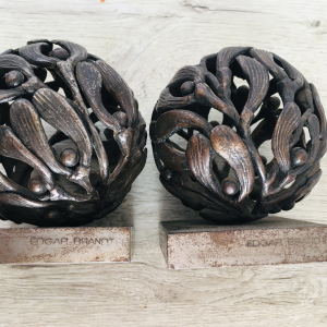 Deux gros presse papier