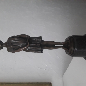 " L'innocence " signée DH CHIPARUS