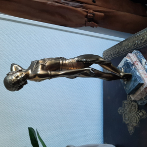 Femme 1925 signée A Leclerc