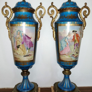 paire de vases fermés
