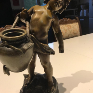 L'enfant à la cruche cassée