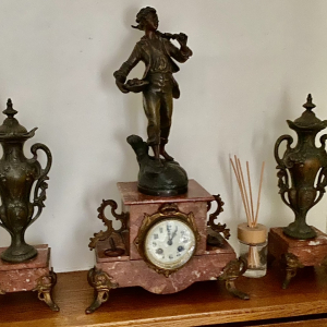 Pendule marbre régule Auguste Moreau