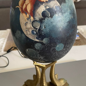 oeuf en bois peint par ROBUCHON