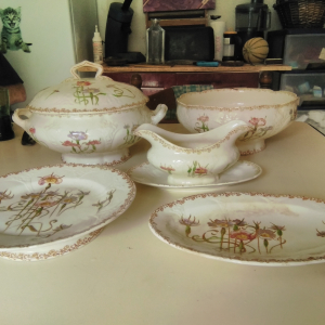 Service de table Longwy modèle Nielles (1900)