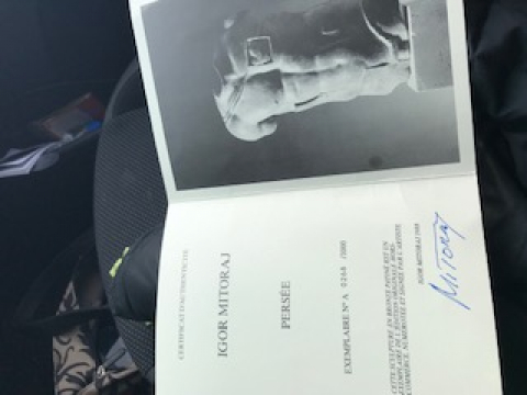 
															buste bronze "Persée" de Mitoraj
														