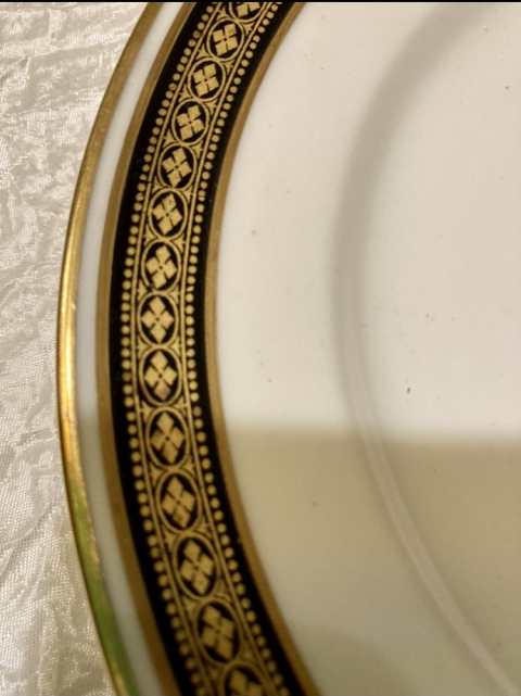 
															Service de table en porcelaine
														