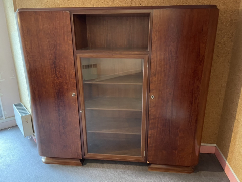 
															Bibliothèque, Origine Maison Soubrier, art déco, en acajou massif et acajou moucheté.
														