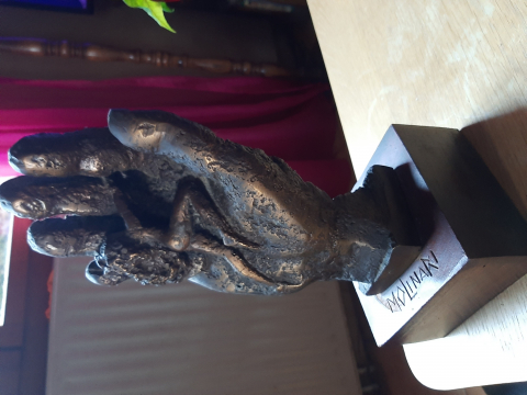 
															Sculpture main molinari
														