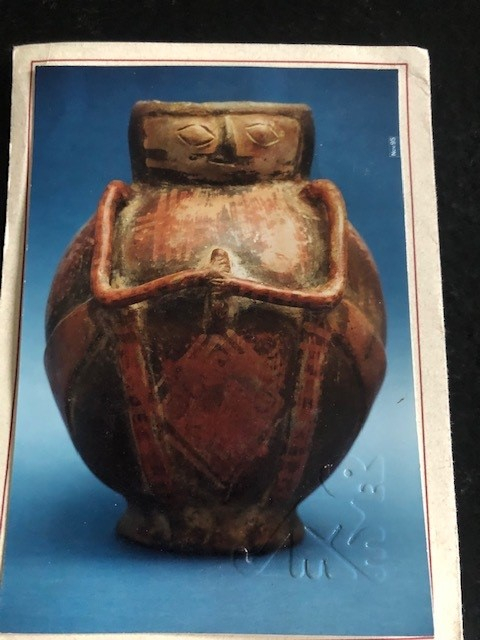 
															vase funéraire colombie
														