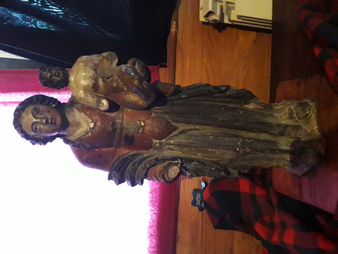 
															vierge à l enfant , pierre sculptée en polychrome ,école XVIIIe siècle ?
														