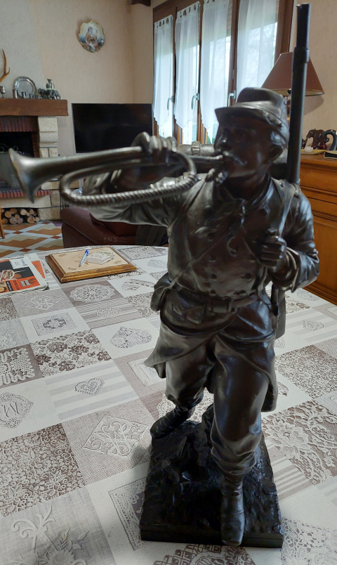 
															Soldat trompette de l'infanterie française
														