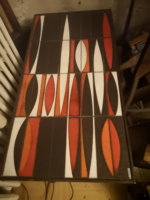 
															Table basse vintage signée Roger Capron
														