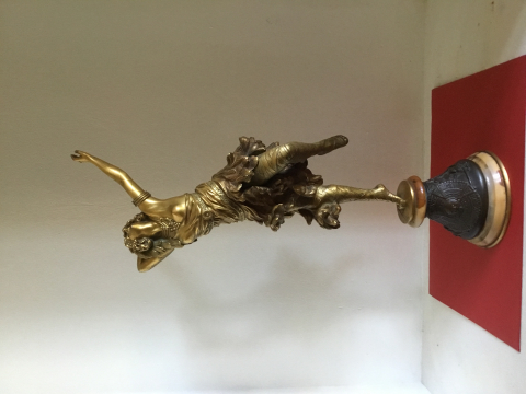 
															Bronze signé Colinet
														