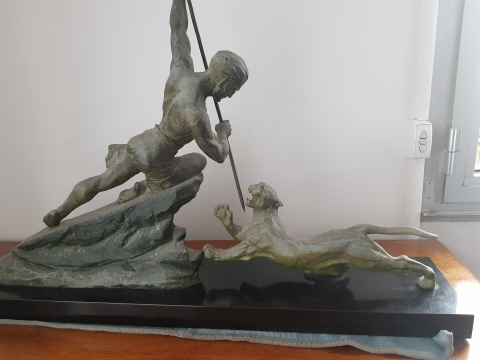 
															Sculpture R. Varnier " Le chasseur "
														