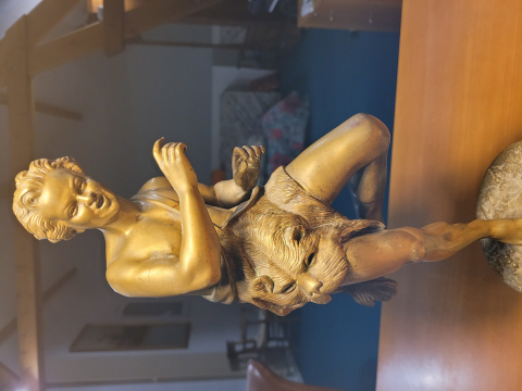 
															Sculpture bronze doré signé Grégoire
														