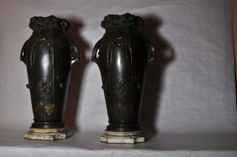 
															Paire de vases Moreau
														