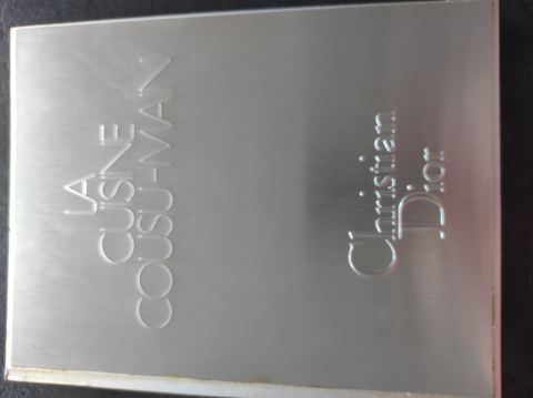 
															Cuisine cousu main Dior numéroté
														