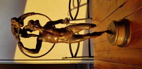 
															Bronze de François Rolard appelé Monnaie de singe
														