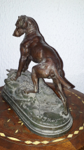 
															Chien de chasse en bronze
														