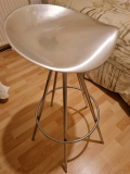 
															2 CHAISES DESIGNER PEPE CORTES - FOR AMAT - JAMAICA STOOL
														