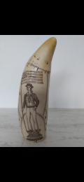 
															Dent de cachalot gravée "scrimshaw"
														