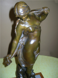 
															Statue bronze
														