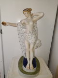 
															Statuette
														