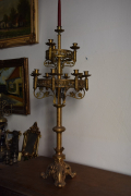 
															Candélabre d'eglise néo-gothique antique chandelier en laiton du 19ème siècle
														