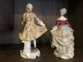 
															couple de figurines en porcelaine
														